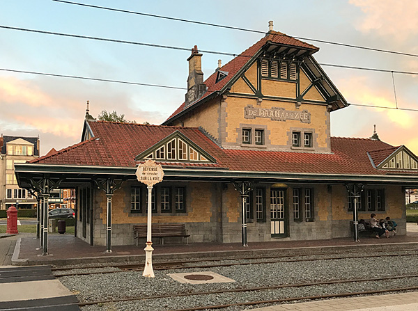 Bahnhof der Küstenstraßenbahn in De Haan